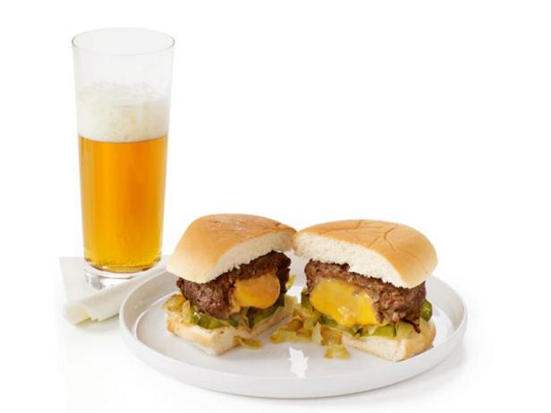 Фото Чизбургер с плавленым сыром “Джуйси Люси” (Juicy Lucy)