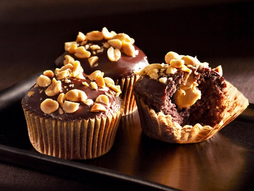 Фото Шоколадные мини-кексы с арахисовым кремом