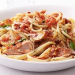 Спагетти с тунцом и соусом маринара