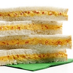 Сэндвичи с сыром и перцем пименто