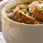 Французский луковый суп с грибами