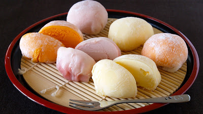 Японский десерт дайфуку