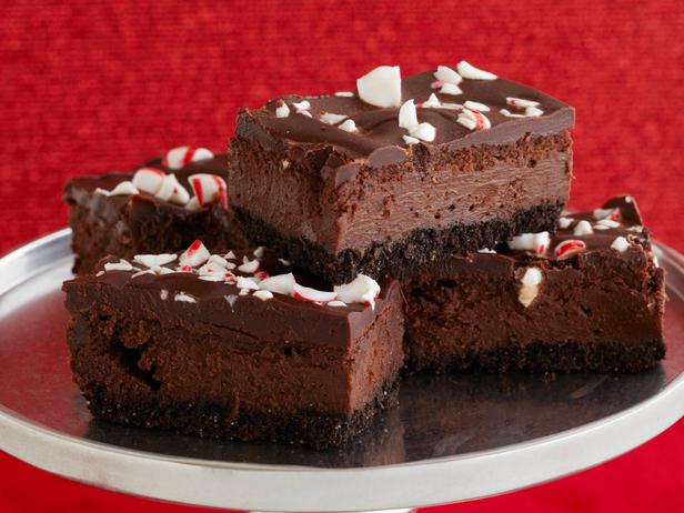 Фото Пирожные «Шоколадный чизкейк» с карамельными конфетами