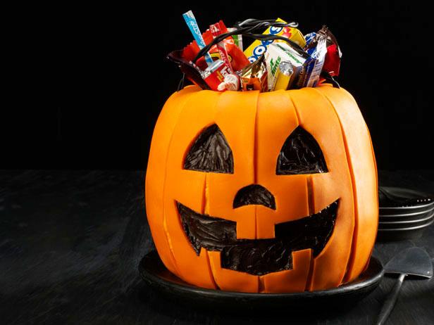 Фото Торт-ведерко для конфет на Хэллоуин