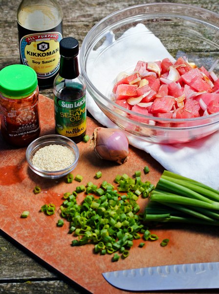 Фото Гавайский салат со свежим тунцом «Поке»