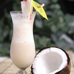 Коктейль «Пина колада» с кокосовыми сливками