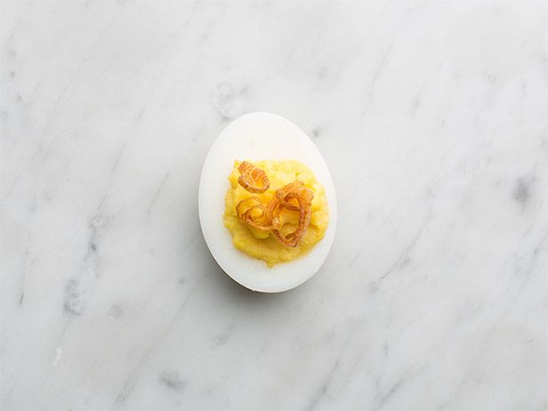 Фаршированные яйца (10 рецептов)