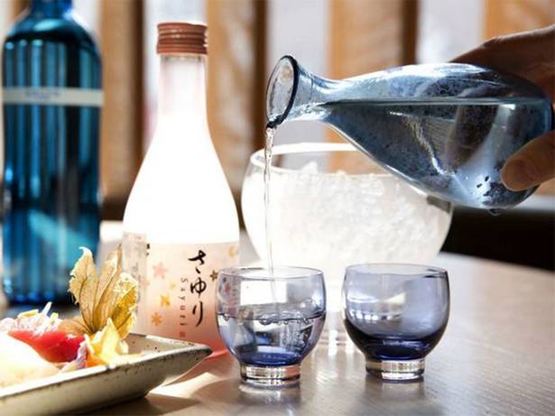 Как пить саке