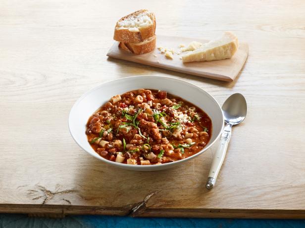 Как приготовить - «Паста э фаджоли» - суп с макаронами и фасолью