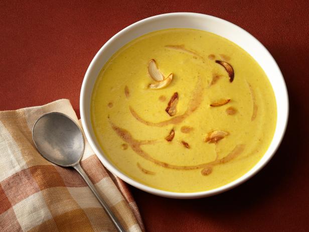 Фото Морковный суп-пюре с кукурузой и приправой карри