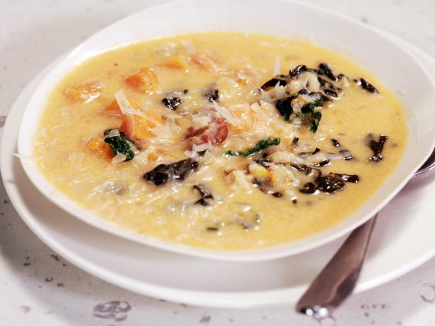 Фото Тыквенный суп с колбасой и рисом
