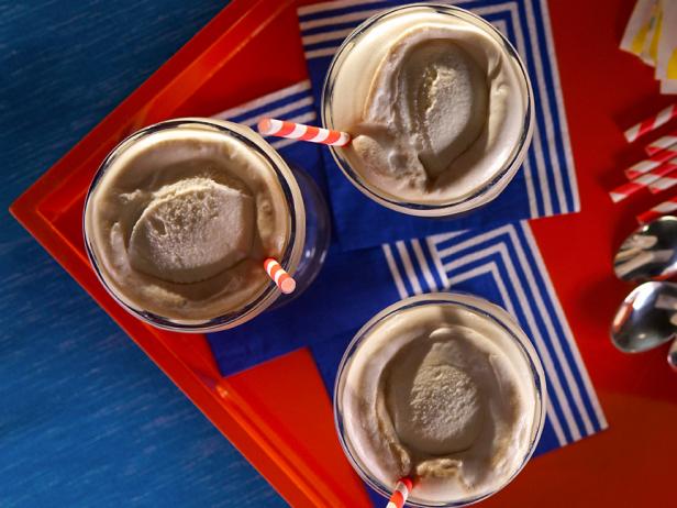 Фото Домашнее корневое пиво с мороженым