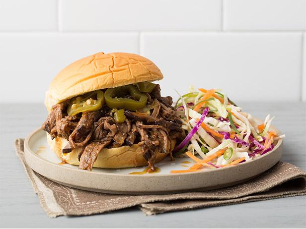 Фото Сэндвич с томленой говядиной по-техасски