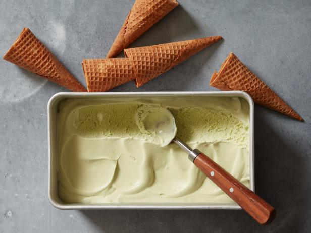Фото Мороженое со вкусом зелёного чая без использования мороженицы
