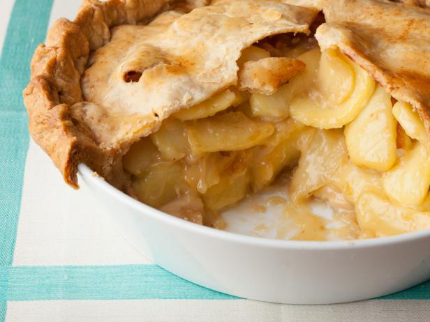 Фото Закрытый пирог с яблоками и сыром