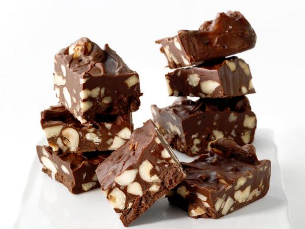 Фото блюда - Шоколадный ирис с орехами