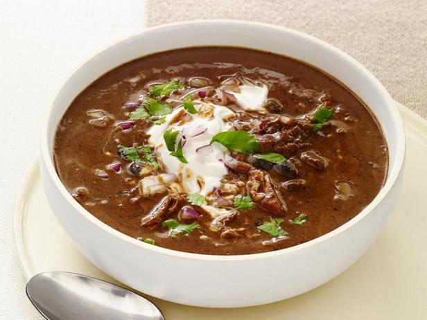 Фотография блюда - Фасолевый суп с индейкой в мультиварке