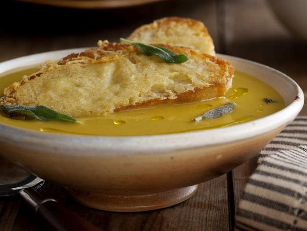 Как приготовить - Превосходный тыквенный суп с лучшими крутонами с пармезаном