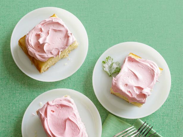 Фото Викторианский торт с розовой геранью