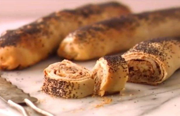 Фото Штрудель с сыром бри и грецкими орехами