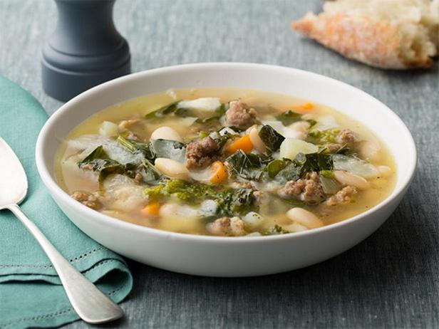 Фотография блюда - Фасолевый суп с фаршем и рапини