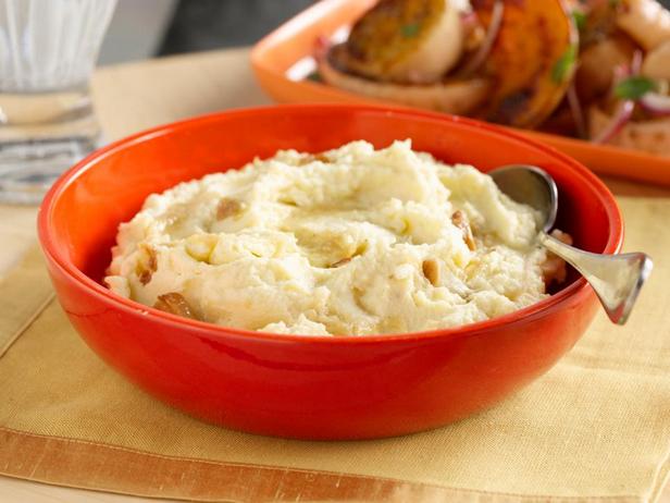Фотография блюда - Бескомпромиссное картофельное пюре с печёным чесноком