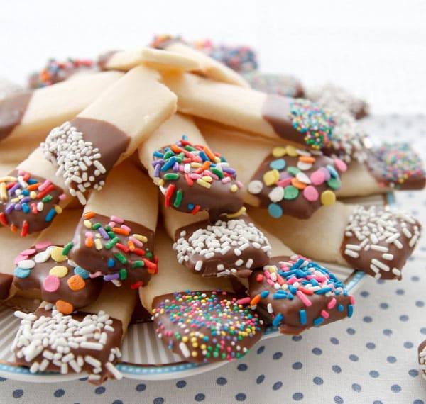 Как приготовить - Шоколадное печенье с разными топпингами
