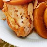 Жареная курица в терпком персиковом соусе