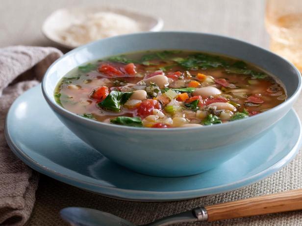 Тосканский овощной суп с фасолью и шпинатом