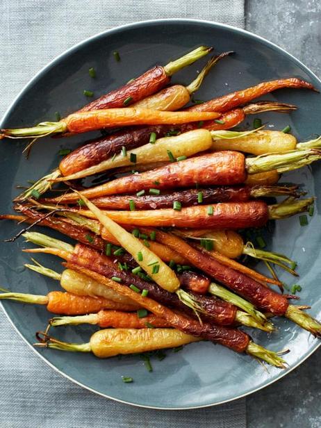 Печёная радужная морковь