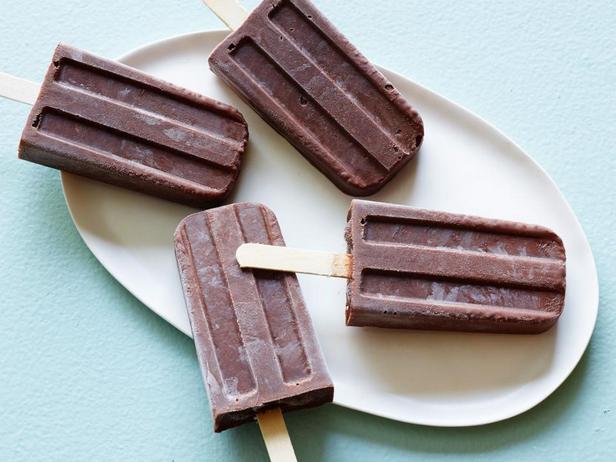 Фото - Замороженный шоколадный пудинг с семенами чиа на палочке