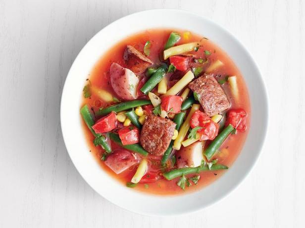 Как приготовить - Летний овощной суп с колбасками