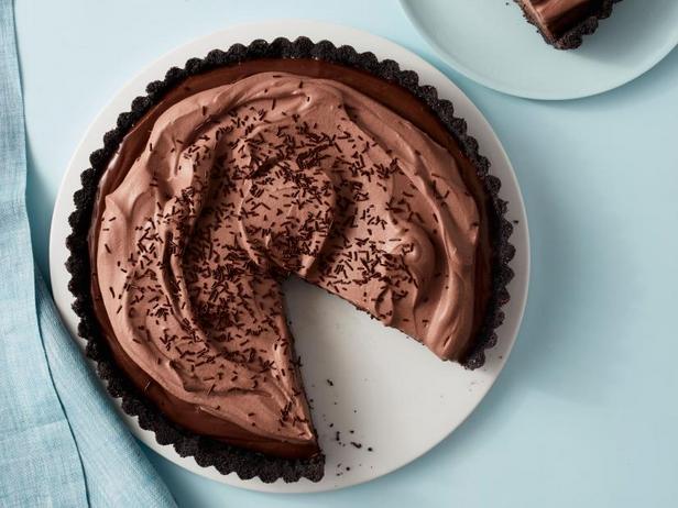 Фото Холодный тарт с шоколадными взбитыми сливками