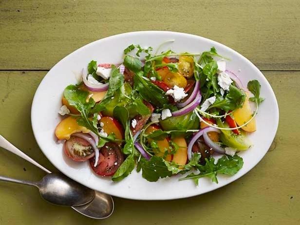 Как приготовить - Салат из нектаринов и помидоров