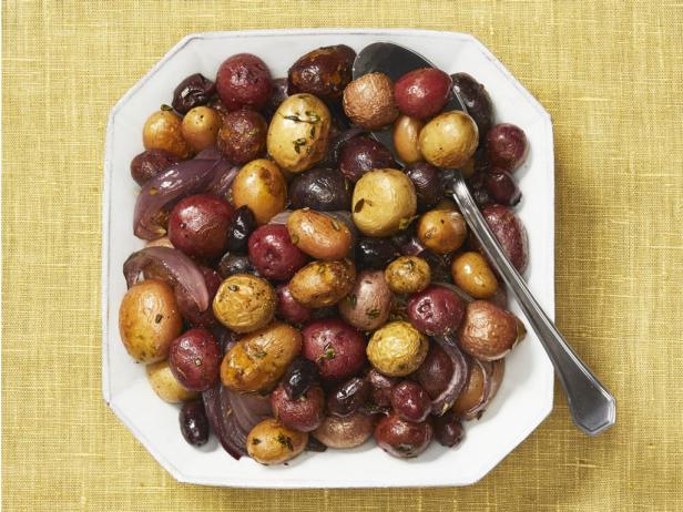 32. Разноцветный картофель с оливками