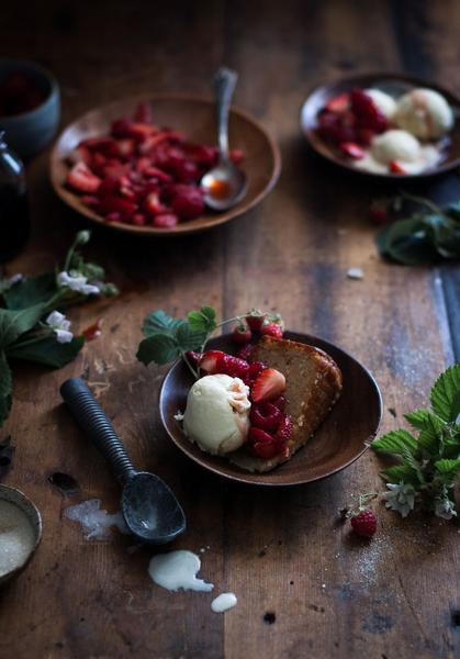 Фото Сорбет из оливкового масла с ягодами и бальзамиком