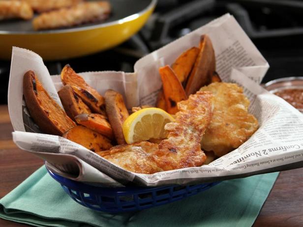 Жареная рыба в пивном кляре и картофель фри в духовке