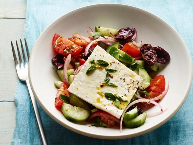 Классический греческий салат «Хориатики»