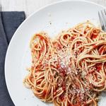 Простые и быстрые спагетти в соусе маринара