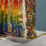 Радужный вертикальный торт