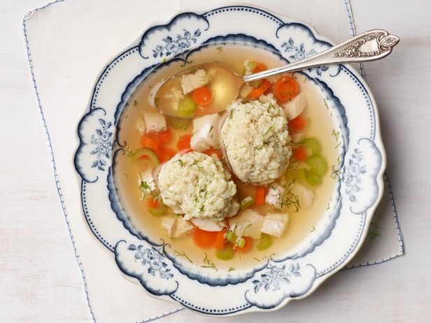 Фото Куриный суп с клёцками из мацы
