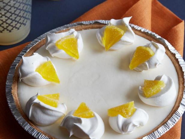 Фото Простой пирог с алкогольной лимонной начинкой