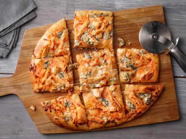 Фото Пицца с курицей «Баффало» и голубым сыром