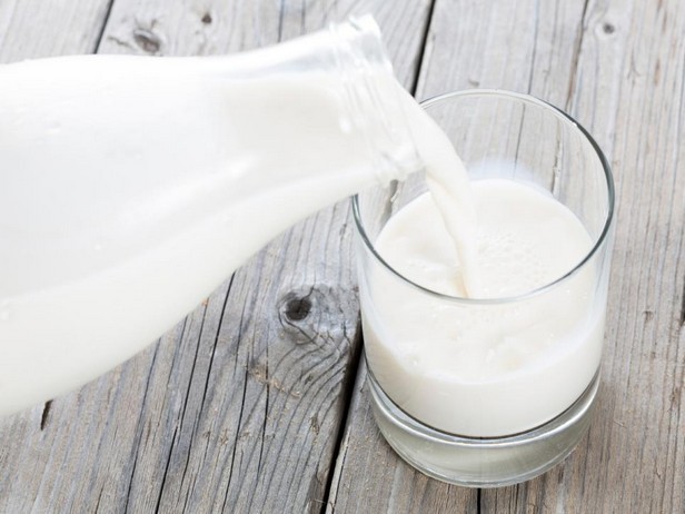 Молоко (и заменители молока): витамин D