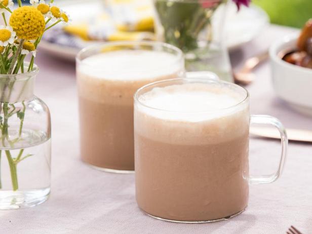 Фото Шоколадно-кофейный молочный коктейль с ликёром