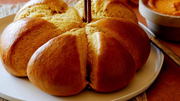 Как приготовить - Тыквенный хлеб в форме тыквы