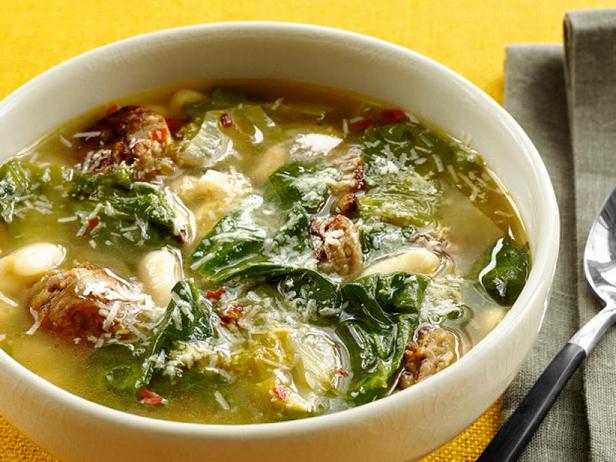 Как приготовить - Итальянский суп из колбасы и белой фасоли