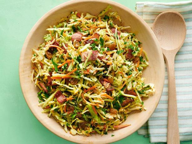 Как приготовить - Тёплый капустный салат с брокколи и беконом