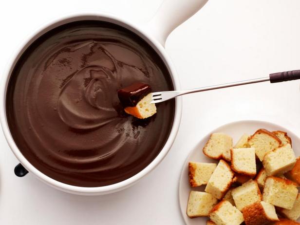 Как приготовить - Тёплый шоколадный соус для фондю