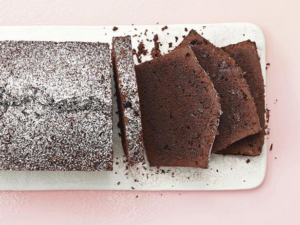 Фото Шоколадный фунтовый кекс с кусочками шоколада